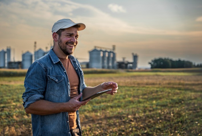 Dia do Trabalhador Rural: agronegócio lidera geração de empregos e valoriza profissionais