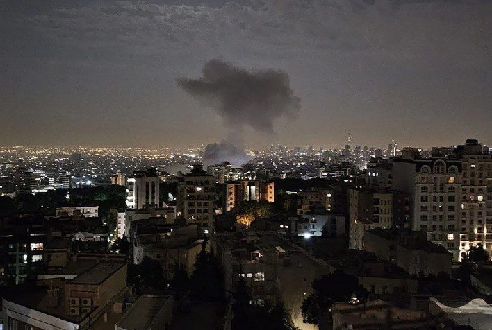 Israel ataca instalações nucleares e militares no Irã em ofensiva contra ameaça atômica