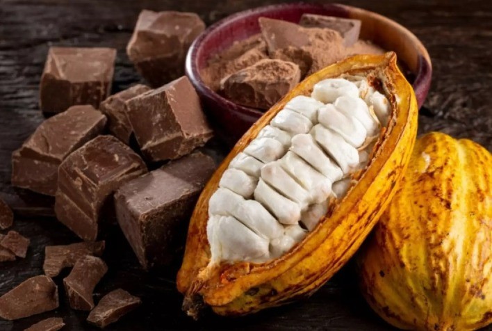 Mesmo com alta histórica do cacau, bombons seguem firmes nas compras dos brasileiros