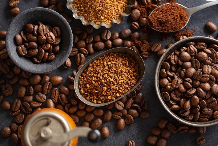 Mercado do café opera com volatilidade diante de fatores climáticos e alta do dólar