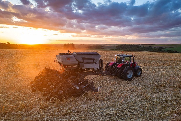 Massey Ferguson apresenta tecnologias inovadoras na Coopercitrus Expo 2025 em Bebedouro (SP)