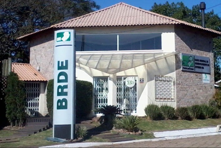 BRDE Paraná atinge R$ 1 bilhão em desembolsos no primeiro semestre e bate meta com destaque nacional