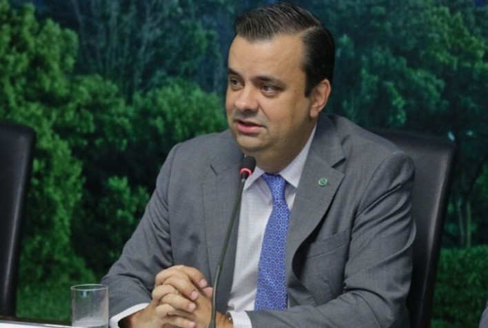 Frigoríficos brasileiros avaliam novos embarques de carne bovina aos EUA após anúncio de tarifa de 50%