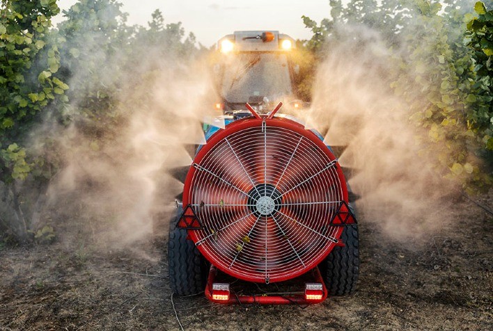 Uso de herbicidas cresce 128% em 11 anos no Brasil e acende alerta sobre resistência de plantas daninhas
