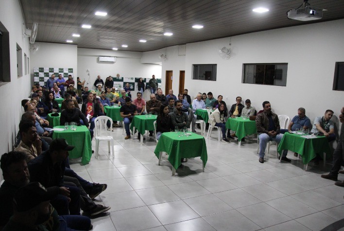 Produtores de Alvinópolis se unem e usam dados para conquistar melhores preços no leite