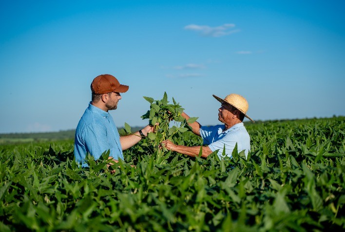 Sustentabilidade no campo: Agricultores de diferentes gerações impulsionam logística reversa no agro