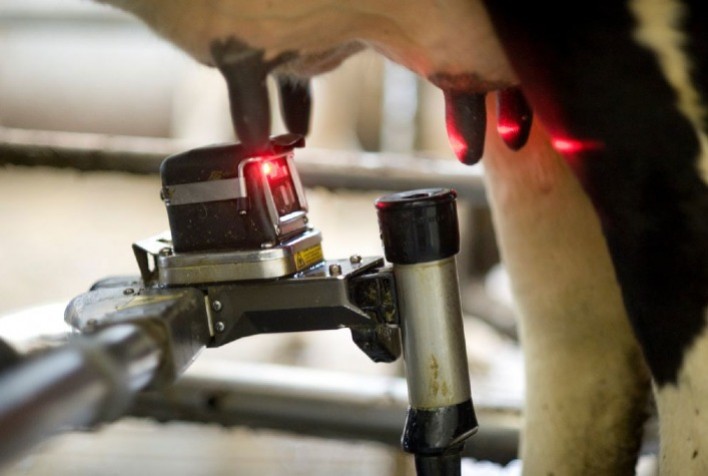 De Heus apresenta RobotExpert: tecnologia que transforma dados da ordenha robotizada em mais lucro para o produtor