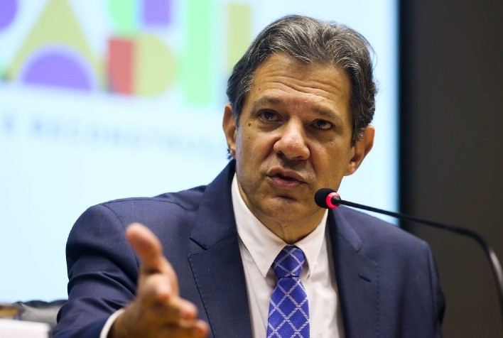 Brasil destaca potencial em terras raras e busca cooperação estratégica com os EUA, afirma Haddad