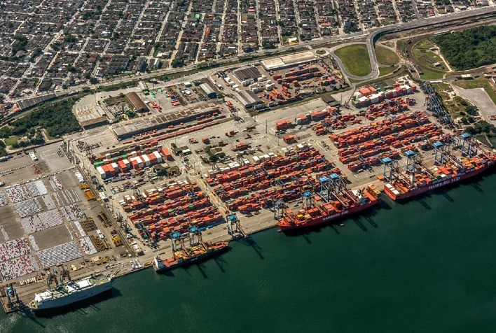 Porto de Santos atinge recorde histórico com mais de 17 milhões de toneladas movimentadas em julho