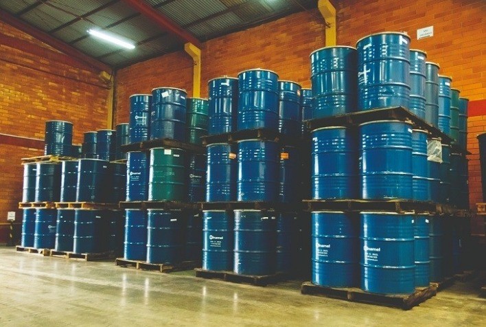 Tarifa dos EUA paralisa exportações e deixa mais de 2 mil toneladas de mel retidas no Brasil