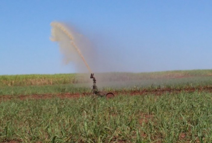 Uso estratégico da vinhaça na Usina Caeté impulsiona produtividade, reduz custos e atrai projeto de bioenergia