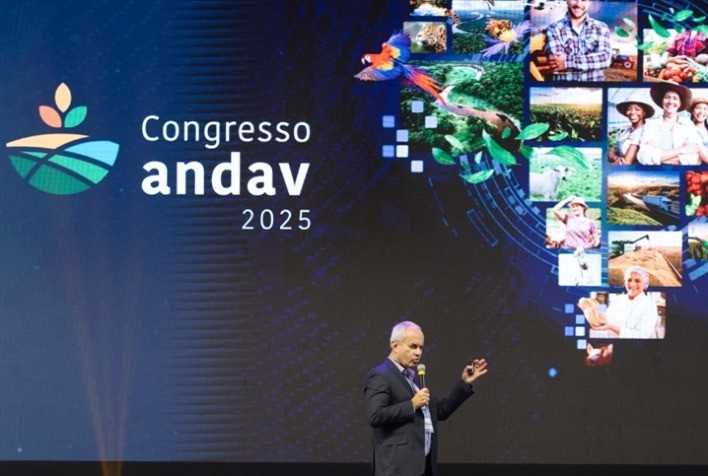 PIB do agronegócio deve crescer 9% em 2025, projeta economista no Congresso Andav