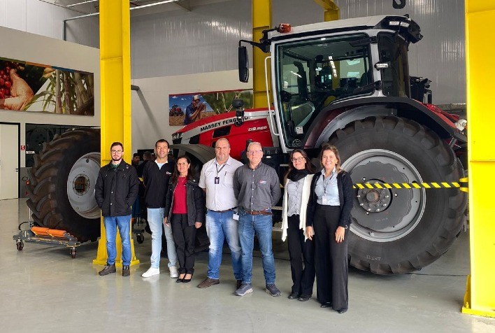 Parceria oferece curso gratuito em máquinas agrícolas de alta tecnologia para jovens em Mococa
