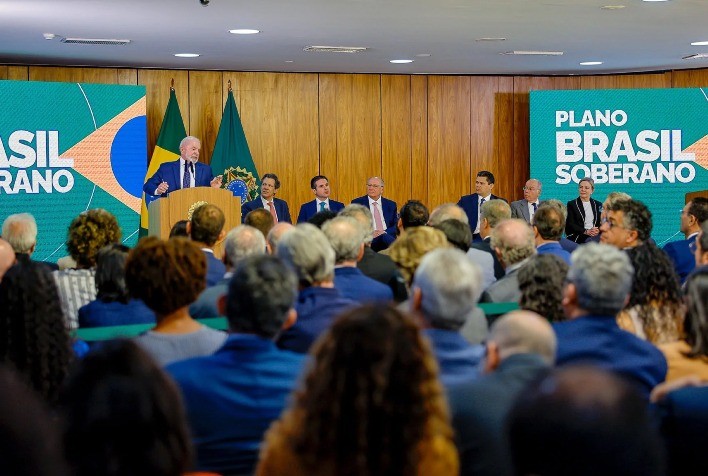 Brasil busca novos mercados e oferece crédito a exportadores afetados por tarifas dos EUA