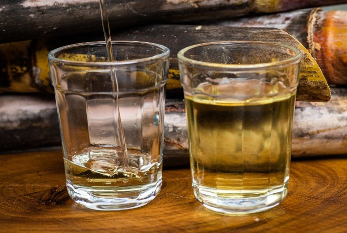 Cachaça em Minas: avanços com nova lei do IMA, mas desafios persistem no setor