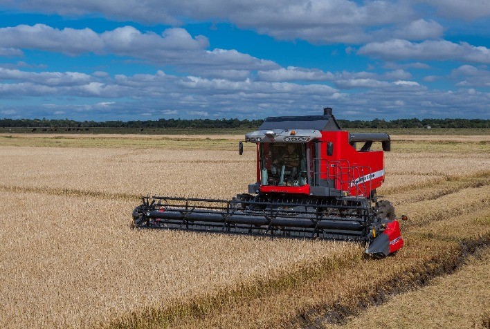 Massey Ferguson destaca versatilidade de máquinas agrícolas na Expointer 2025