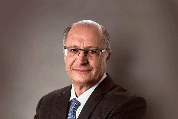 Alckmin lidera missão ao México para estreitar relações comerciais em meio a tarifas dos EUA