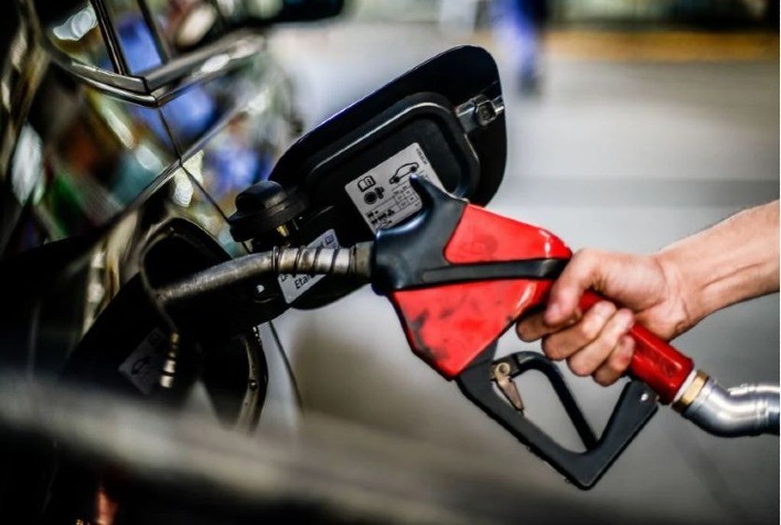 Gasolina registra leve queda em agosto com aumento da mistura de etanol, diz ValeCard