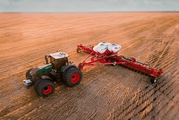 Plantadeira tecnológica da Crucianelli maximiza produtividade e eficiência no plantio