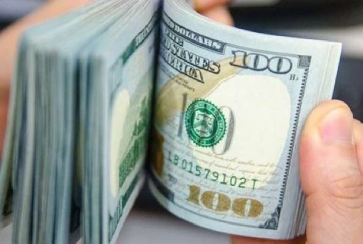 Dólar abre em leve alta à espera de indicadores econômicos dos EUA
