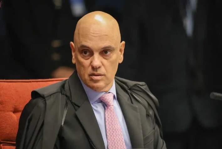 Moraes aponta Bolsonaro como chefe de organização criminosa em julgamento no STF