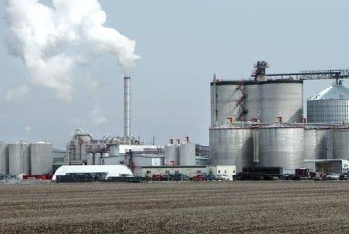 Produção de etanol nos EUA recua para 1,055 milhão de barris/dia na semana de 12 de setembro