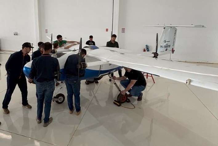 Synerjet realiza primeiro treinamento de operadores da aeronave autônoma Pelican 2 no Centro-Oeste