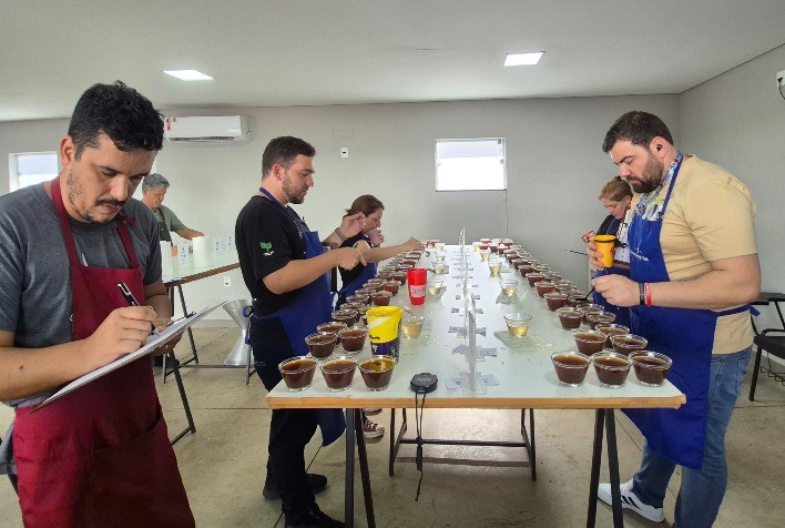 Emater-MG divulga classificados para segunda fase do Concurso de Qualidade dos Cafés de Minas Gerais 2025