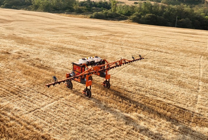 Hural Dynamics lança serviço de locação de robôs pulverizadores elétricos e autônomos para agricultura