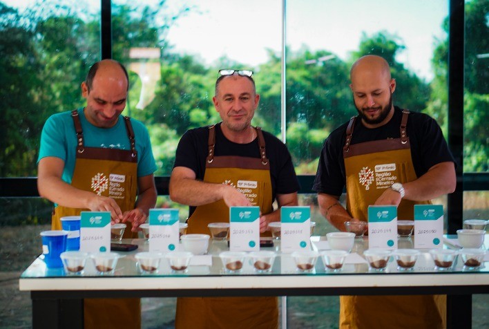 13º Prêmio Região do Cerrado Mineiro inova com método CVA e estreia categoria de cafés doces