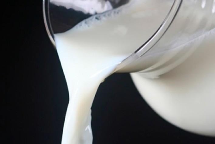 Boletim do Leite Cepea: Preços em Queda e Balança Comercial em Déficit em Outubro