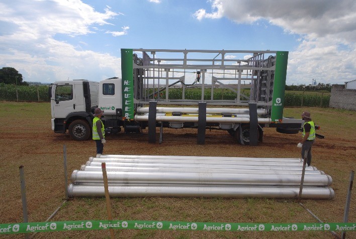 Agtech Brasileira Investe R$ 1,5 Milhão em Implemento que Automatiza Distribuição de Tubos de Fertirrigação