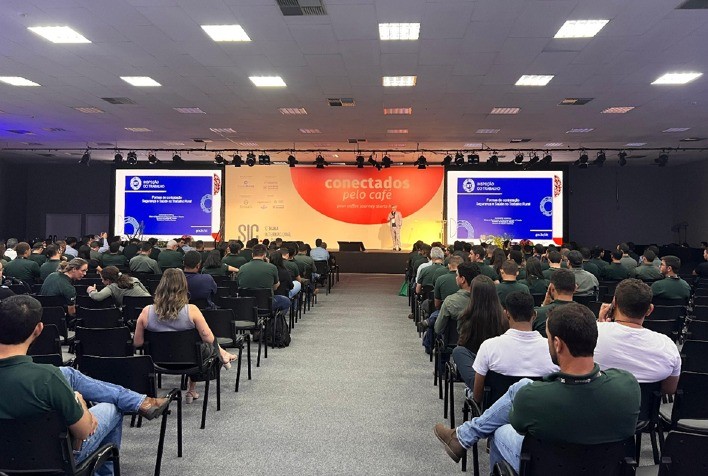 Cafés do Brasil investem em capacitação para promover boas práticas trabalhistas na cafeicultura