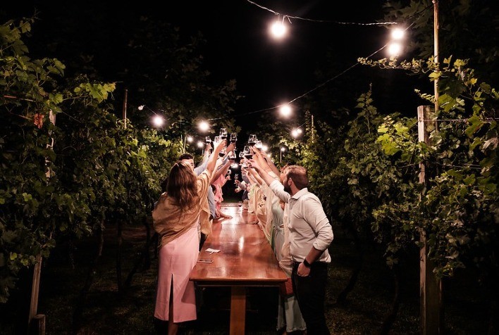 Vinhos Larentis celebra 25 anos com edição especial da Colheita Noturna 2026 no Vale dos Vinhedos