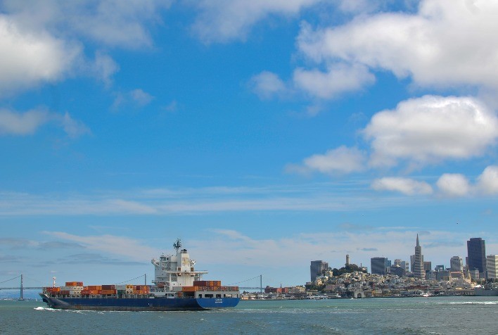 Trump amplia isenção de tarifas e exportações brasileiras isentas superam volume taxado em 50%, aponta CNI