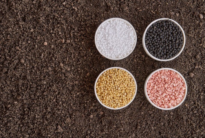 EUA suspendem tarifas sobre fertilizantes e provocam queda nos preços globais dos adubos