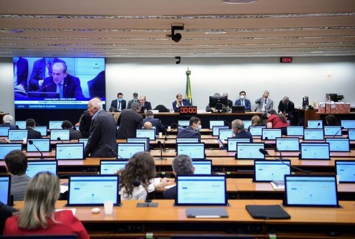 CMO aprova R$ 12,5 bilhões em créditos para produtores rurais