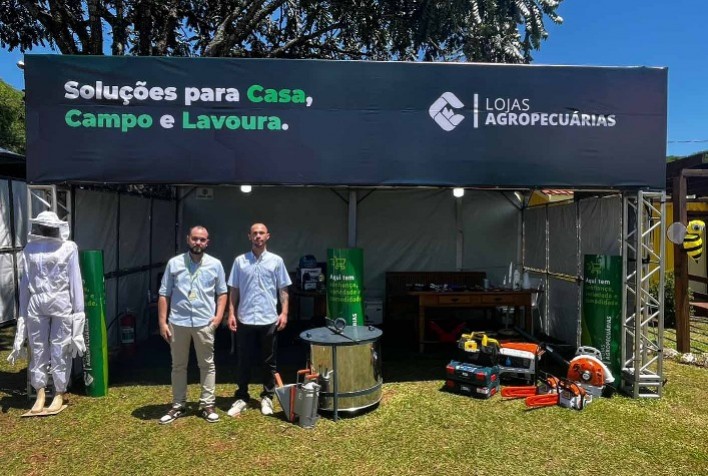 Capal fortalece relacionamento com apicultores na 1ª Expomel em Arapoti