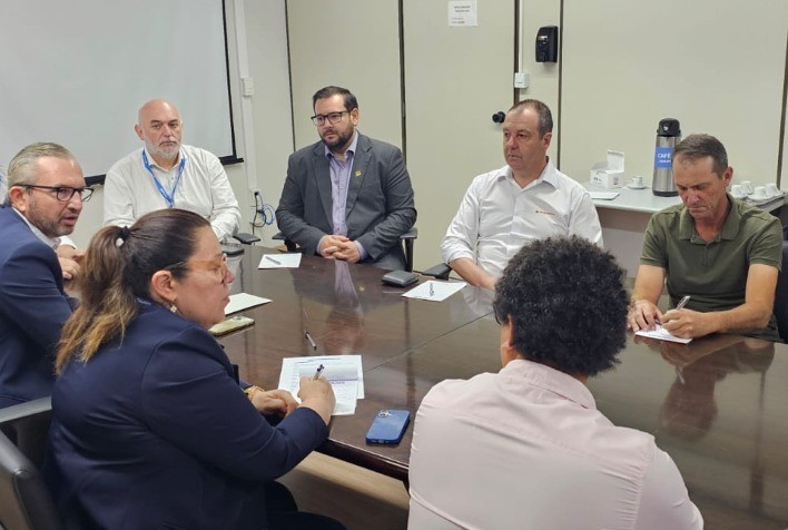 Crise do arroz mobiliza prefeitos e entidades no RS e chega à pauta da Famurs