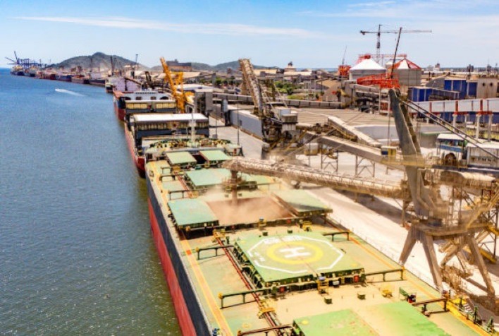 Portos do Paraná batem recorde histórico com 73,5 milhões de toneladas e lideram crescimento nacional em 2025