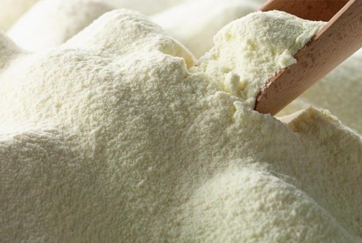 Importações de leite em pó seguem elevadas e ameaçam produtores brasileiros: setor pressiona por medidas nacionais