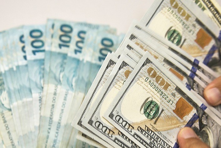 Valorização do real e custos altos colocam câmbio no centro das decisões do agronegócio em 2026