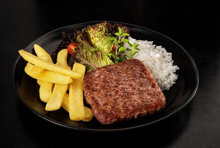 VPJ Alimentos e chef Edu Guedes reinventam o consumo do hambúrguer com lançamento premium para refeições completas