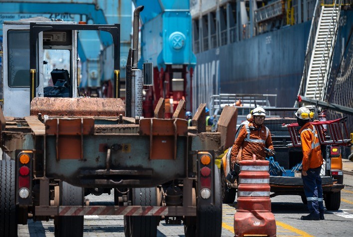 Redução da Jornada de Trabalho Pode Elevar Custos em Até R$ 267 Bilhões ao Ano, Aponta CNI