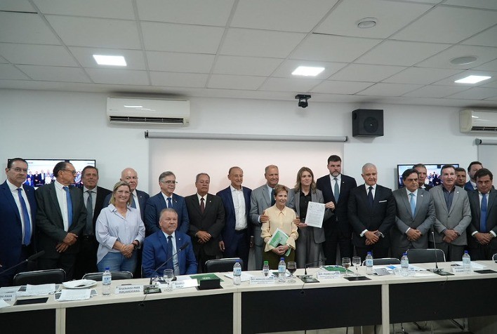 Setor produtivo entrega manifesto pela modernização da jornada de trabalho no Brasil