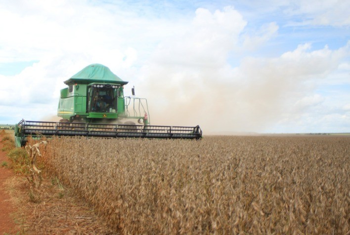 Barter se consolida como estratégia financeira para produtores diante do crédito caro em 2026