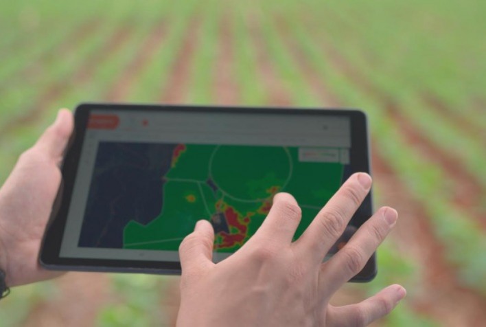 Plataforma de gestão agrícola monitora 5 milhões de hectares no Brasil e amplia eficiência nas fazendas