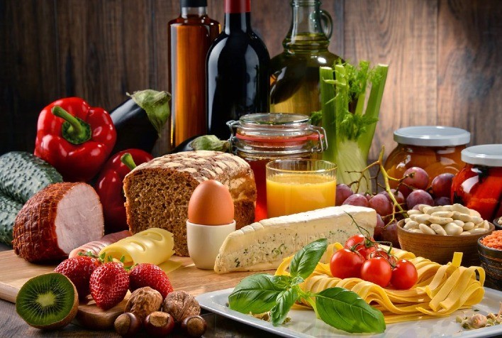 Indústria brasileira de alimentos e bebidas cresce 8% em 2025 e movimenta R$ 1,39 trilhão