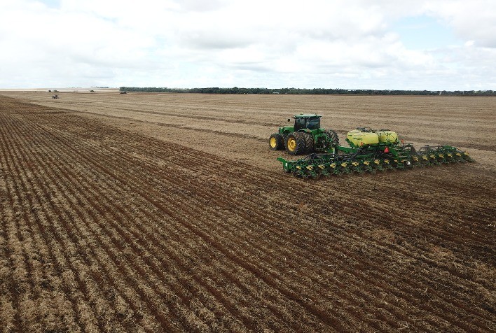 Excesso de chuvas atrasa plantio do milho em Mato Grosso e aumenta preocupação entre produtores