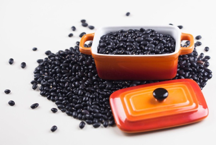 Mercado de feijão recua com demanda fraca e pressão da colheita no Sul